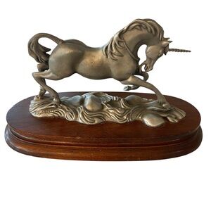 Vintage 1978 CHILMARK Fine Pewter UNICORN 648 On Mahogony Base by R. SYLVAN